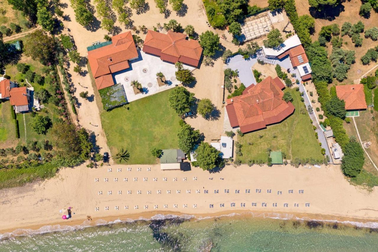 Komitsa Luxury Apartments Nea Roda Exterior foto