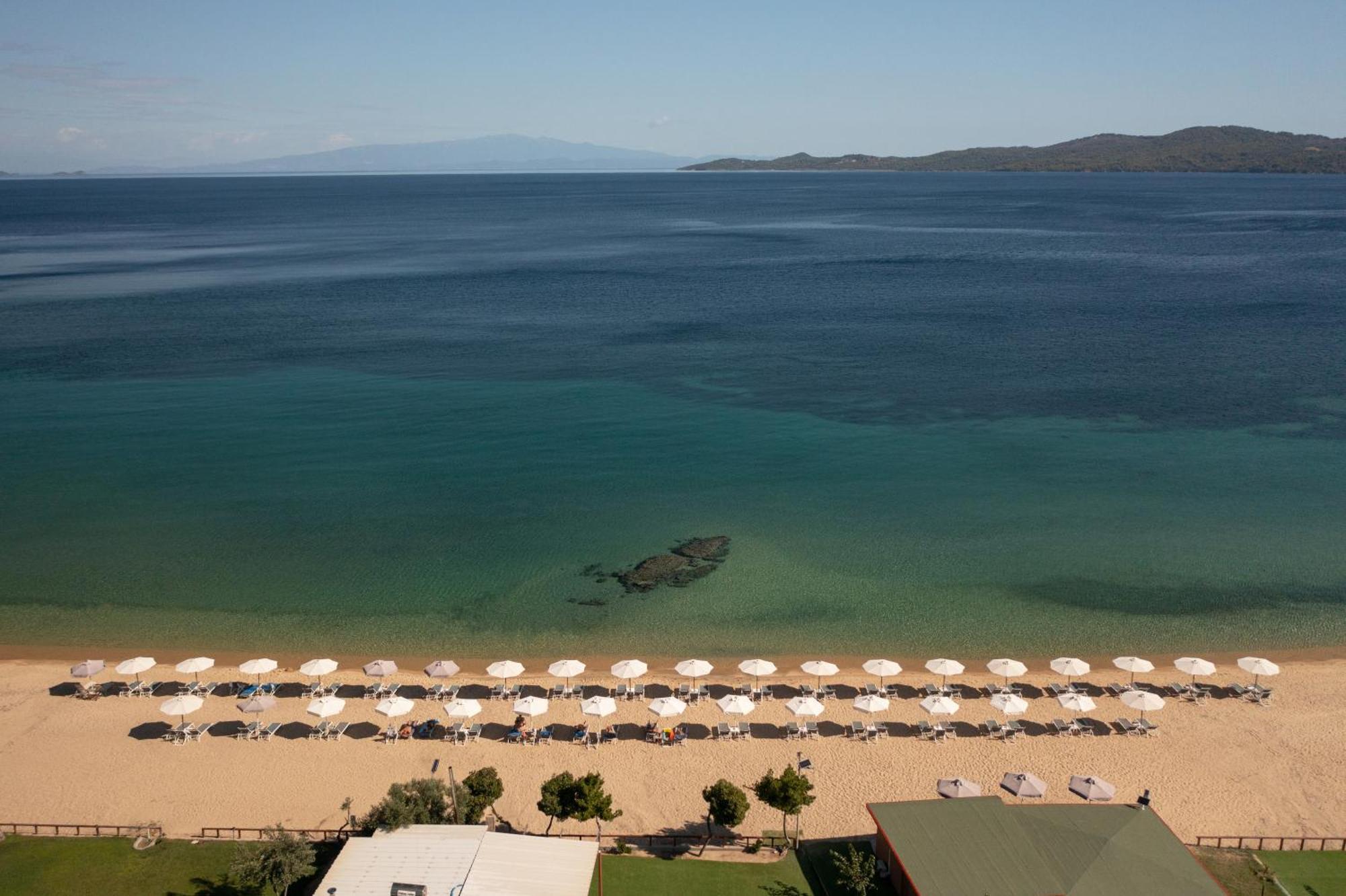 Komitsa Luxury Apartments Nea Roda Exterior foto